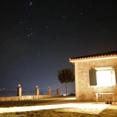 בית נופש Mountain House With Breathtaking Sea View *
