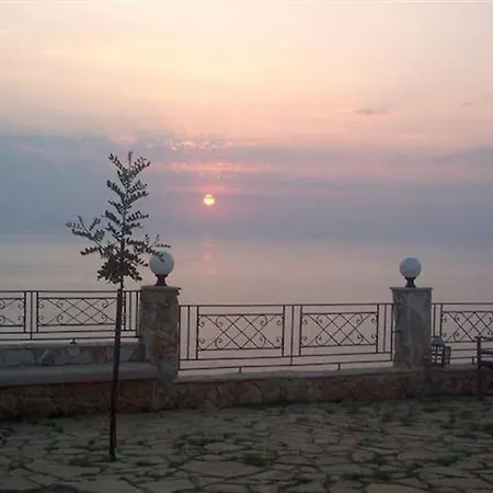 Mountain House With Breathtaking Sea View * פורוס