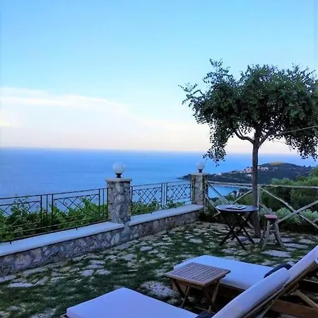 Mountain House With Breathtaking Sea View Hébergement de vacances Poros (Kefalonia)