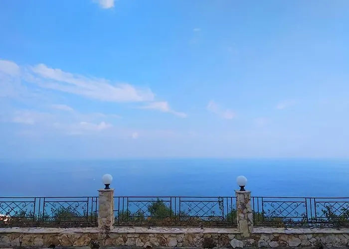 Mountain House With Breathtaking Sea View Nyaraló Pórosz